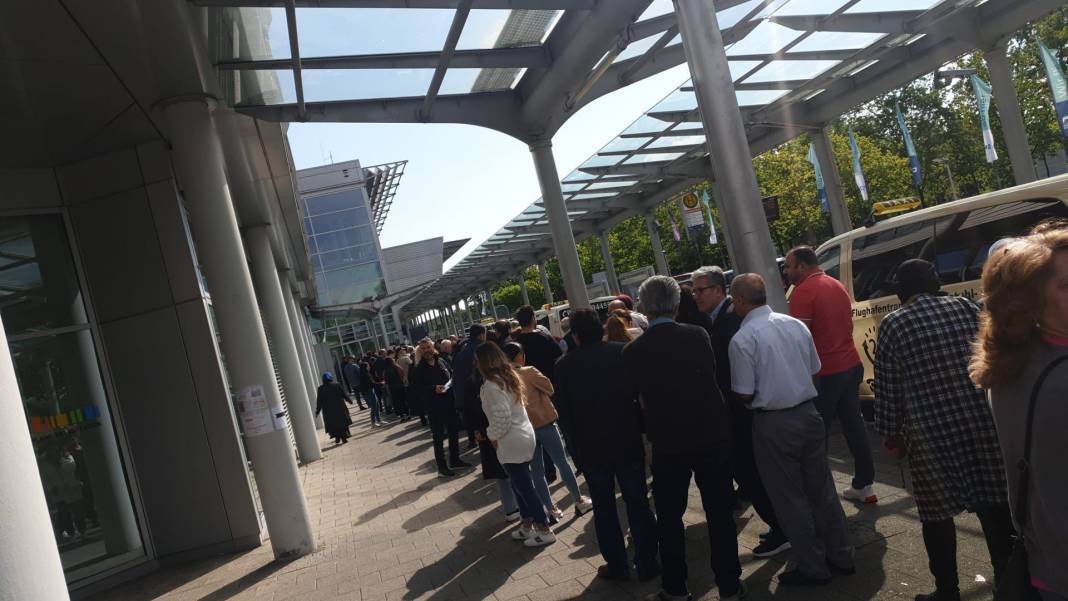 İsviçre'de 2.Tur için oy kullanma işlemi başladı 12
